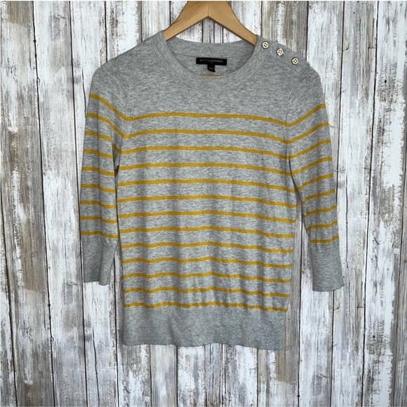 Banana Republic Sweaters - Banana Republic Grey & Mustard Light Weight Sweater